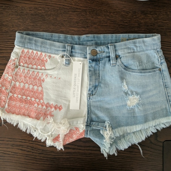 Blank NYC Pants - Blank NYC little queenie shorts